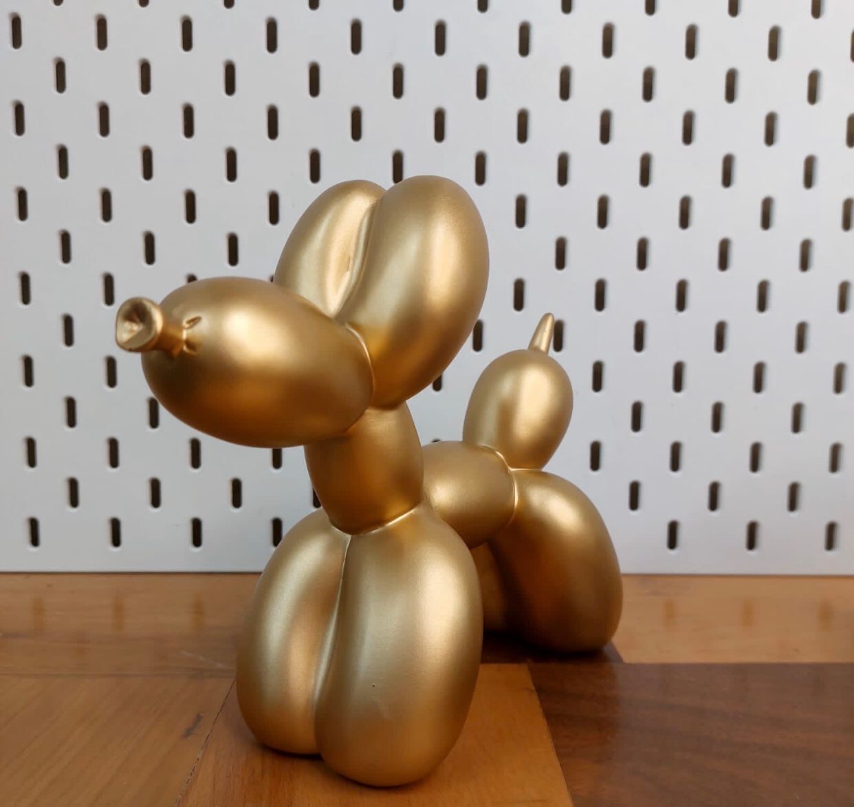 Balloon Dog Statue